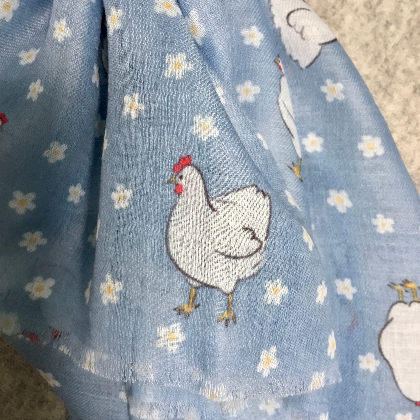 Chicken and Mini Daisy Scarf